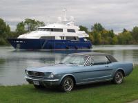 1966 with Ford Motor Co. yacht Unity  passing by